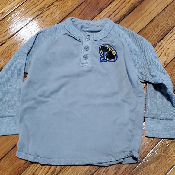 2 boys football shirts - Picture 3 of 3